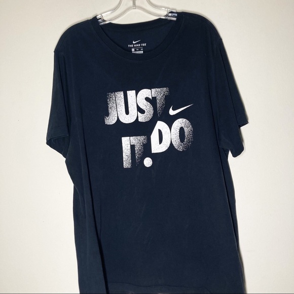 JUST DO IT NIKE black and white short sleeve tee shirt Size XXL EUC - Picture 1 of 3